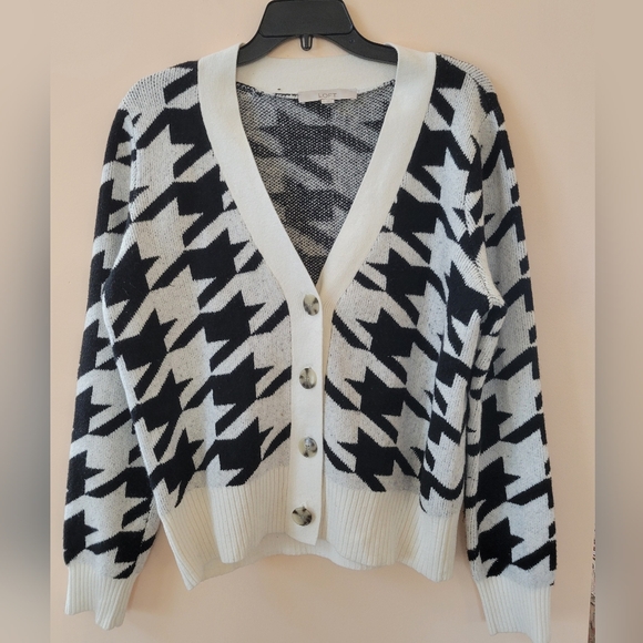 LOFT Sweaters - Loft Houndstooth Button Up Cardigan